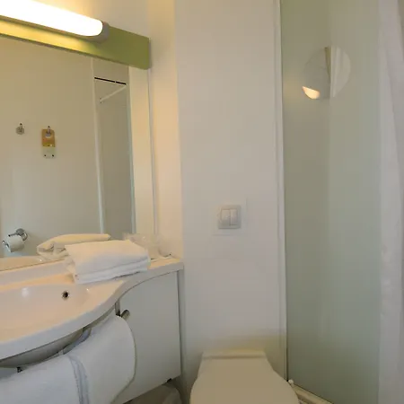 Ibis Budget Grenoble 호텔 보레프